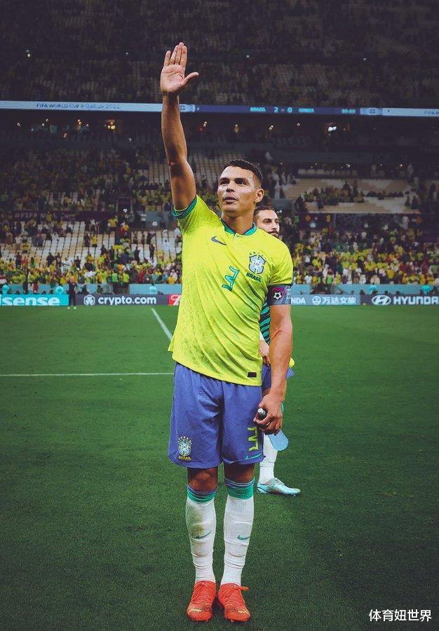 蒂亚戈席尔瓦：他是没有天赋的巴西队长，靠毅力和勤奋成为世一卫(3)