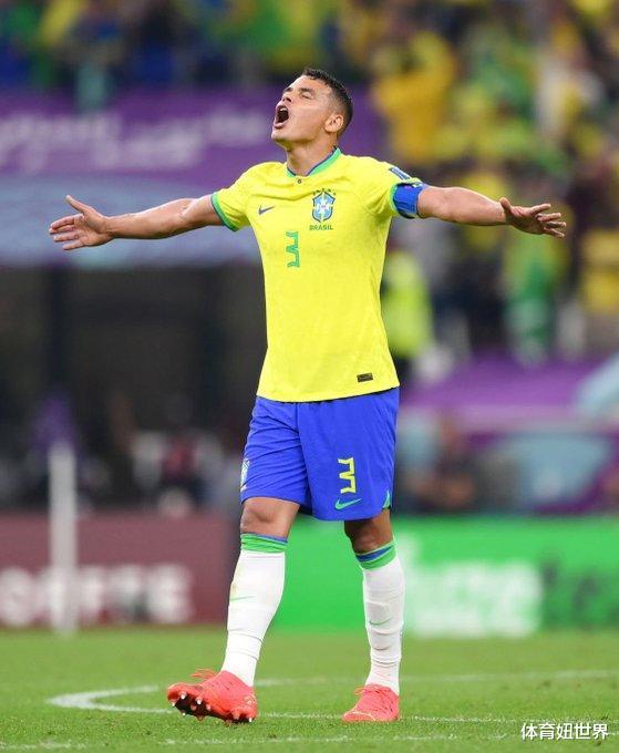 蒂亚戈席尔瓦：他是没有天赋的巴西队长，靠毅力和勤奋成为世一卫(5)
