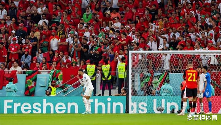 摩洛哥门将一战成名，临危受命表现不俗，世界杯首秀就零封对手！