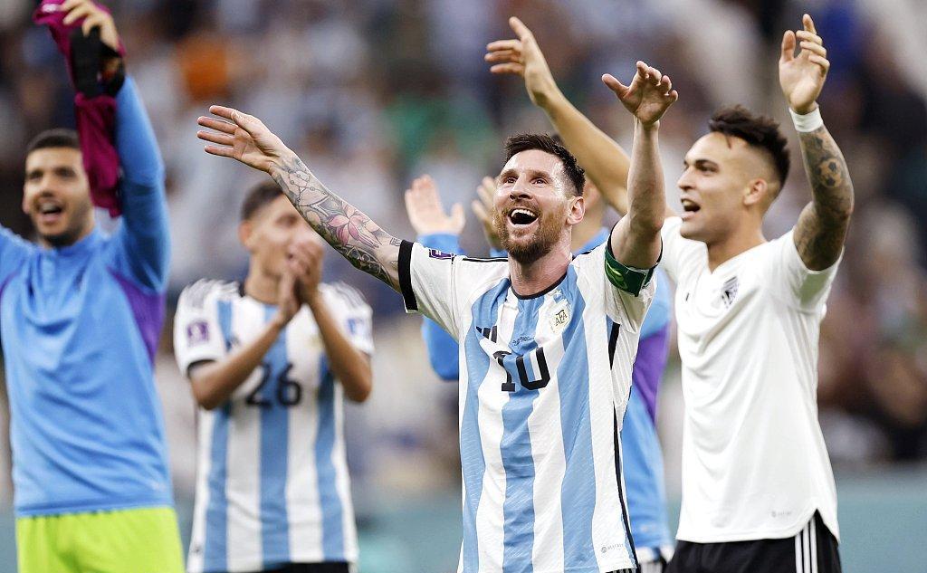 世界杯C组头名之争！阿根廷又变阵？为防守莱万，或撤下曼联铁卫(1)