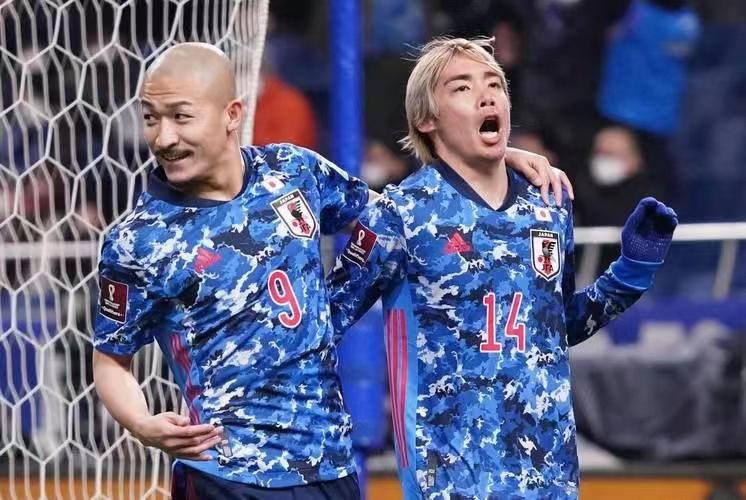 日本足球早已不属于亚洲层面了，学他人之长，何时国足能够效仿？(6)