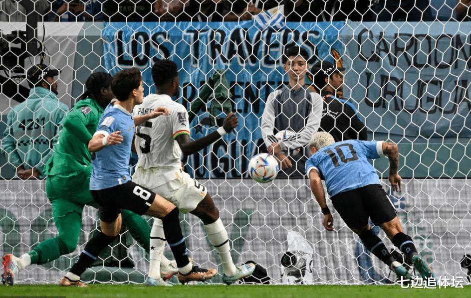 0: 2！苏亚雷斯助攻造2球，乌拉圭赢球饮恨出局，加纳延续12年梦魇(4)