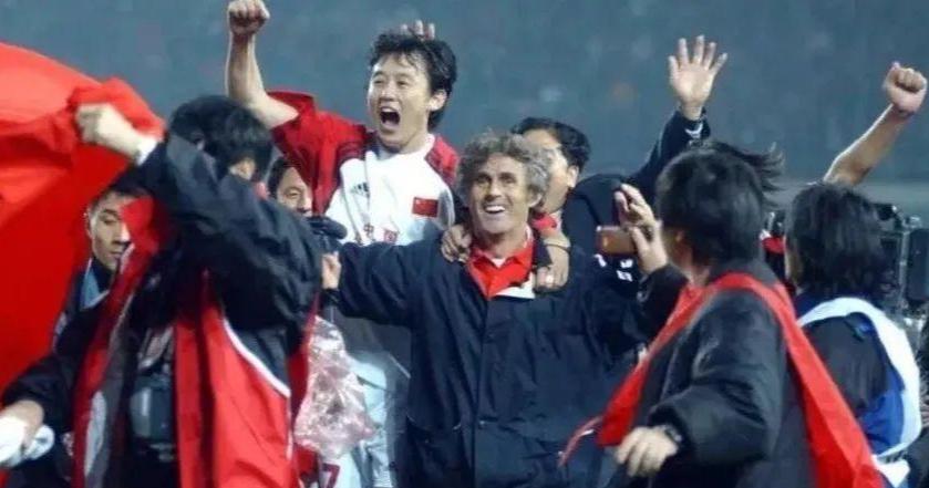 带领中国男足冲进世界杯的教练，时隔20年，回来了