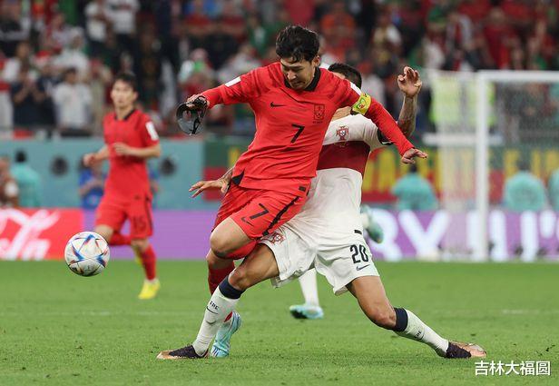 神之一传！卡塔尔世界杯，孙兴慜狂研80米在7名球员中传出致命一脚？(2)