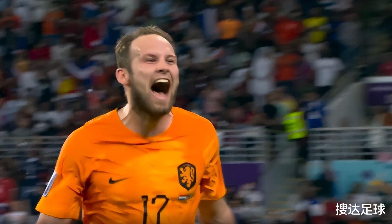 泪目！戴着心脏除颤器踢世界杯的男人，扛着荷兰打进了8强(1)