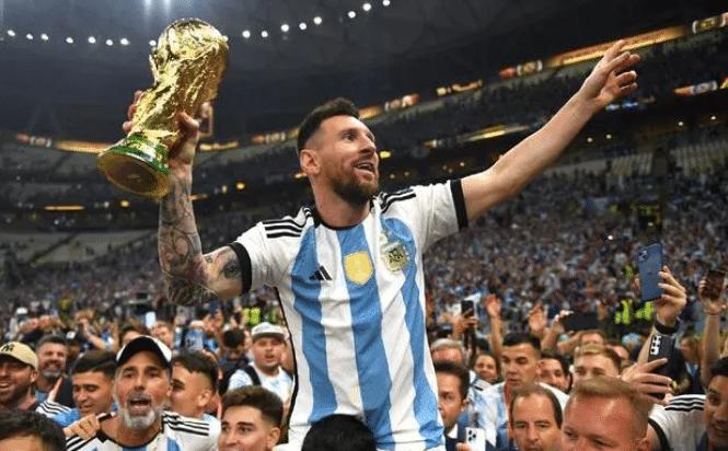 无悬念，梅西世界杯单核夺冠！最佳阵容阿根廷仅1人入选，法国3人