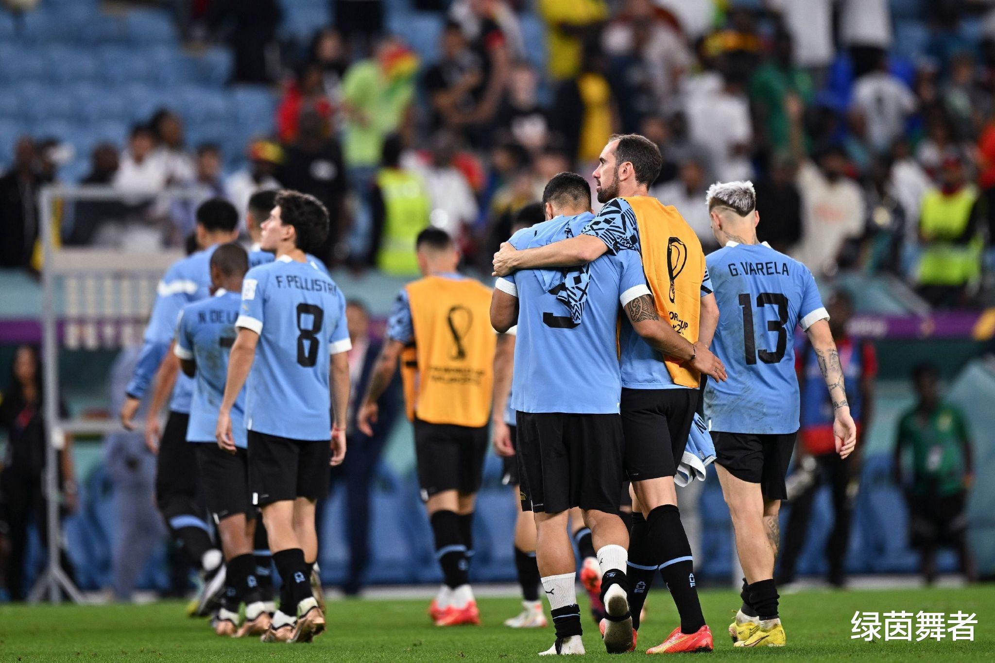 国际足联欲出手！被黑哨做掉的乌拉圭再遭重创，两将或被禁赛半年