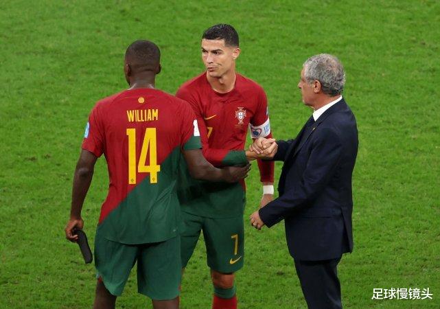 C罗丑闻曝光！世界杯期间骂葡萄牙主帅：不满被换后，愤怒爆粗(3)
