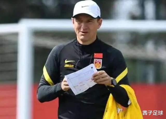 足球报：扬科维奇非常看重球员的3个方面，体能和精力是最重要的(3)