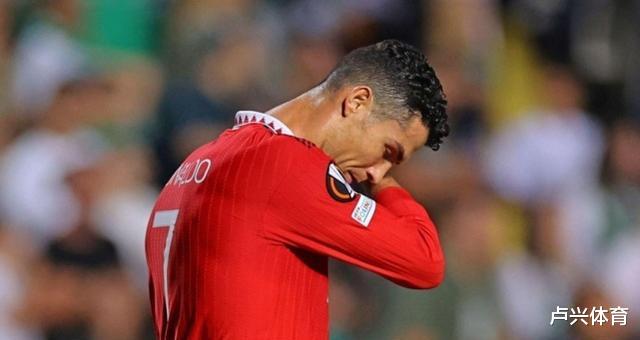 FIFA的最佳票数暴露了葡萄牙将帅对C罗的漠视。萨拉赫的3张选票过于离谱(2)
