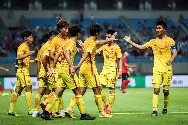 晚上20点，中国U20男足VS日本结束，国足一人收到对手盛赞(2)