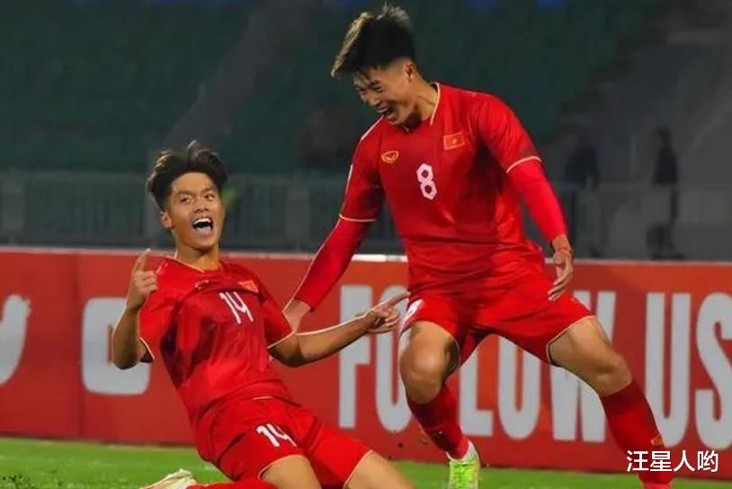 实至名归！国足U20门将入选未来之星，越南中场、印尼前锋在列(3)