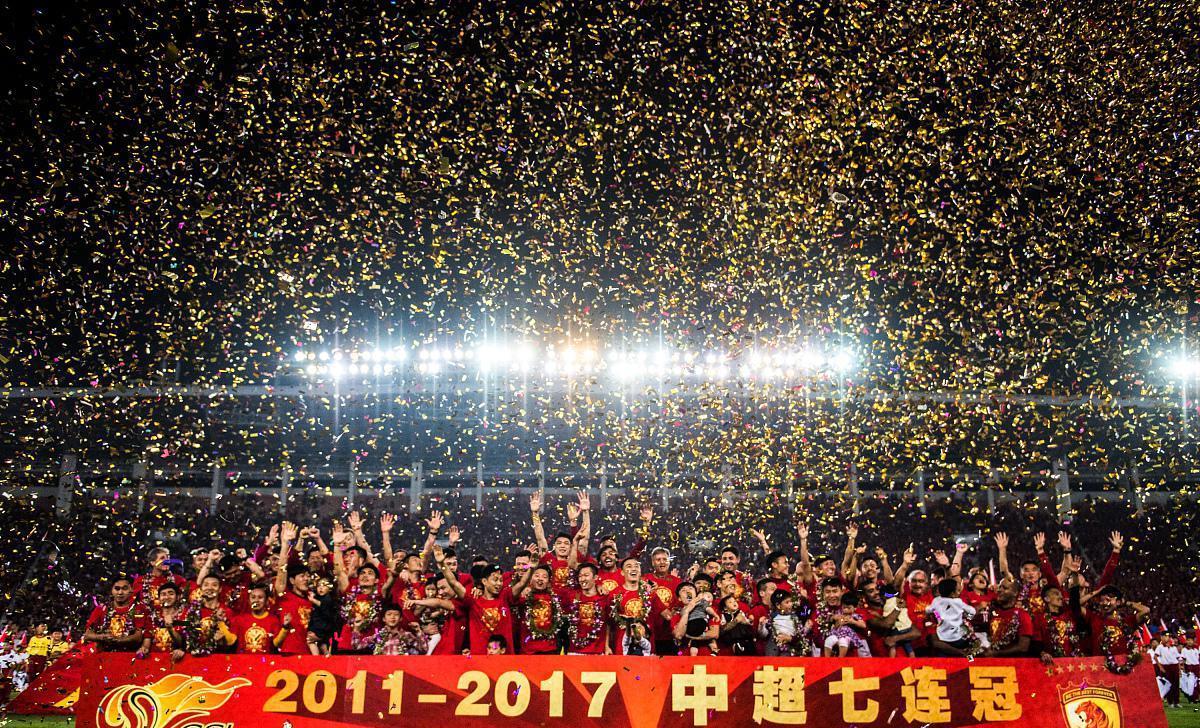 又一中超冠军队解散，坚持近30年，陈戌源公益足球谬论出来走两步(1)