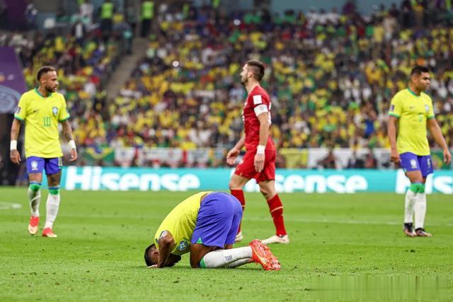 恐缺席剩下两场小组赛！世界杯头号热门核心受伤，巴西赢球有隐患(2)
