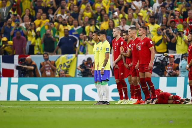 恐缺席剩下两场小组赛！世界杯头号热门核心受伤，巴西赢球有隐患(3)