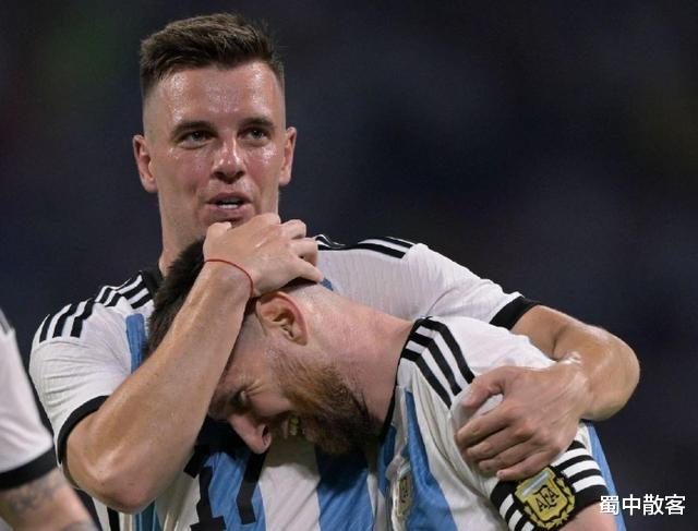 梅西17分钟完成帽子戏法，破纪录！阿根廷7-0大胜弱旅(3)
