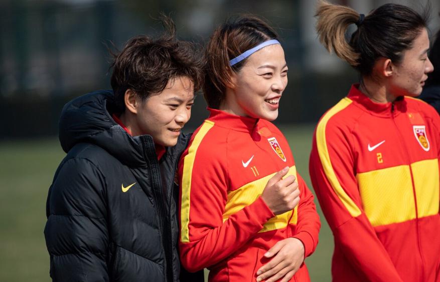 赴欧PK俩强队！中国女足20人出发，王霜+留洋5星跟进，模拟世界杯(4)