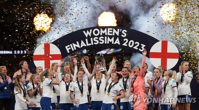 女足“欧洲冠军”英格兰击败“南美最强”巴西...点球大战4-2胜出