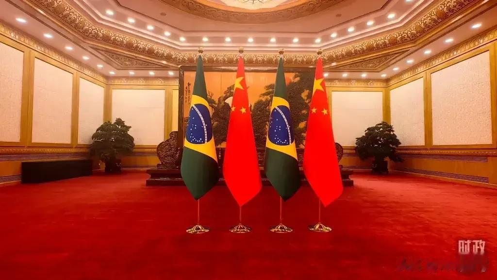不出意外，中国足球将迎来希望之光啦

近日，巴西总统卢拉来中国做国事访问

在交(3)