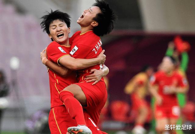 1-0！中国女足双子星创历史，携手挺进决赛，距离夺冠仅一步之遥(6)