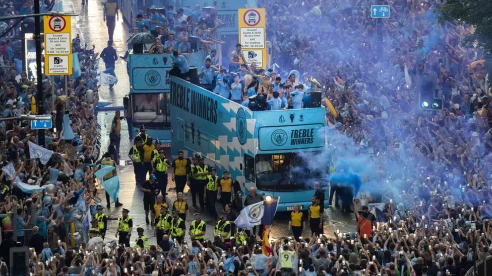 曼城庆祝欧冠胜利
作者：Andrei Tohaneanu

周一，这位三届足球冠