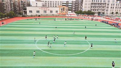 威宁中小学生足球联赛开赛(1)