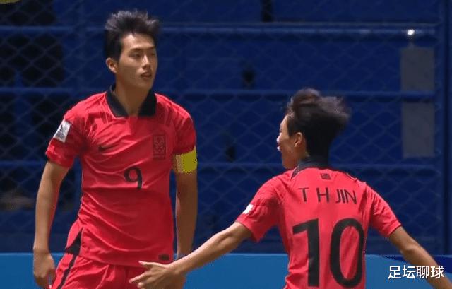 6-1！亚洲杯又一惨案诞生：韩国女球迷兴奋尖叫，中国男足庆幸避开了(1)