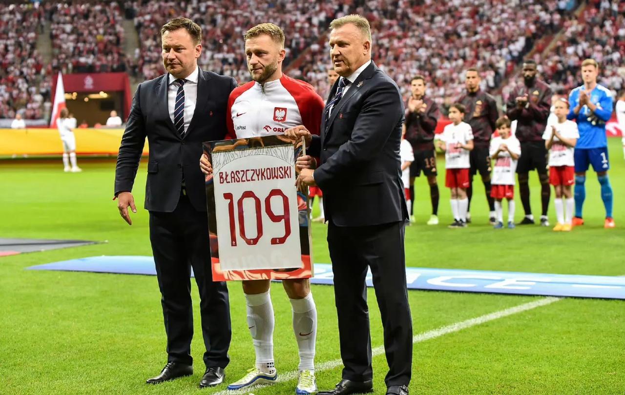 国际友谊赛，波兰1-0德国，37岁老将边翼卫布拉什奇科夫斯基（绰号库巴），第10