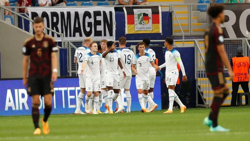2-0，卫冕冠军德国崩盘+小组垫底惨遭出局，英格兰国青全胜晋级