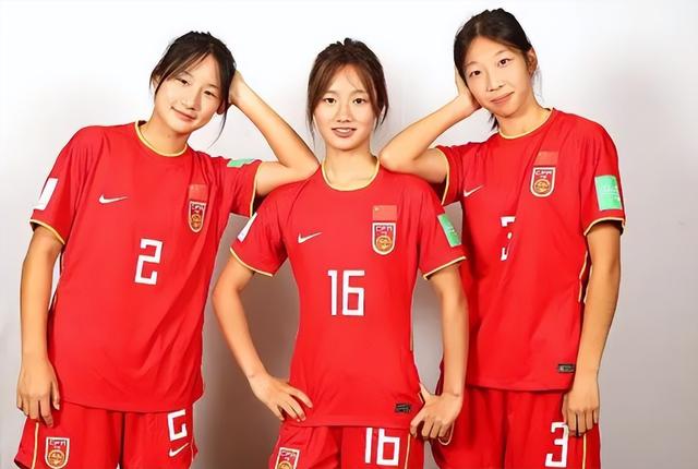 短短12小时，中国足球乱了：2支女足0-9，中超裁判世纪误判闹笑话
