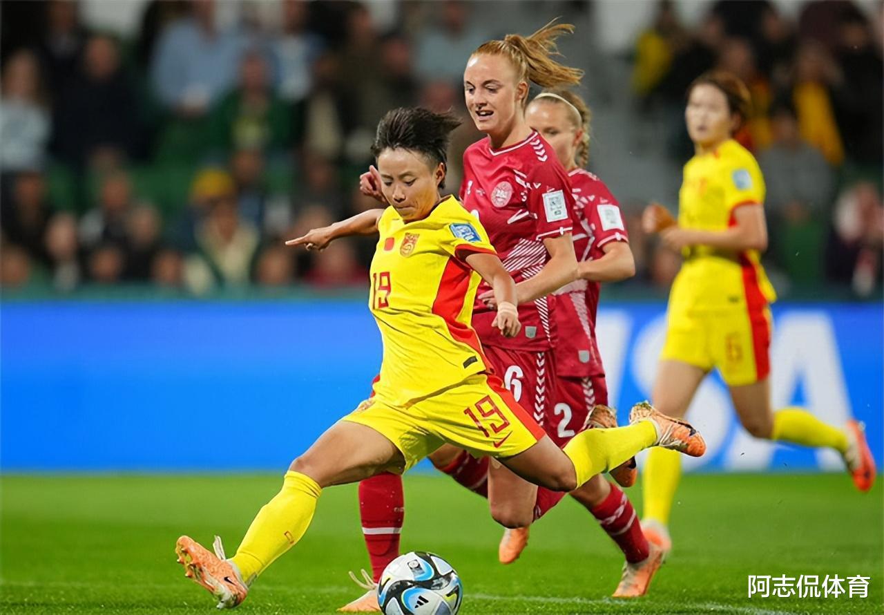 破案了！中国女足0-1事出有因，裁判偏袒真相曝光，球迷建议上诉