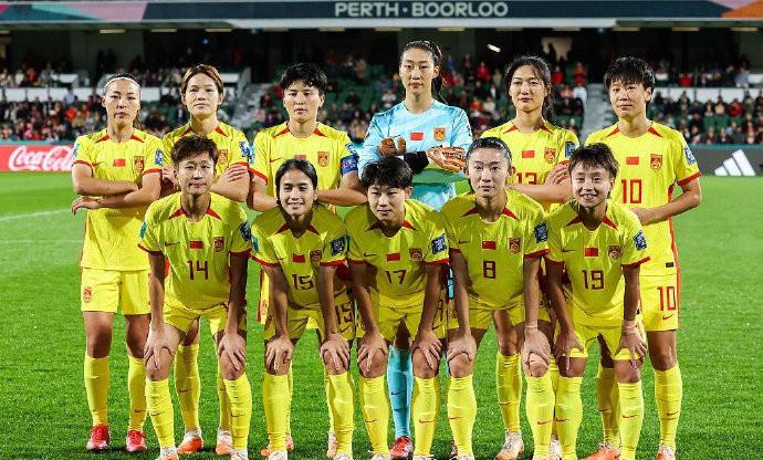 同样是输球，中国女足获得鼓励，中国男足被骂惨了，这是为何？(4)
