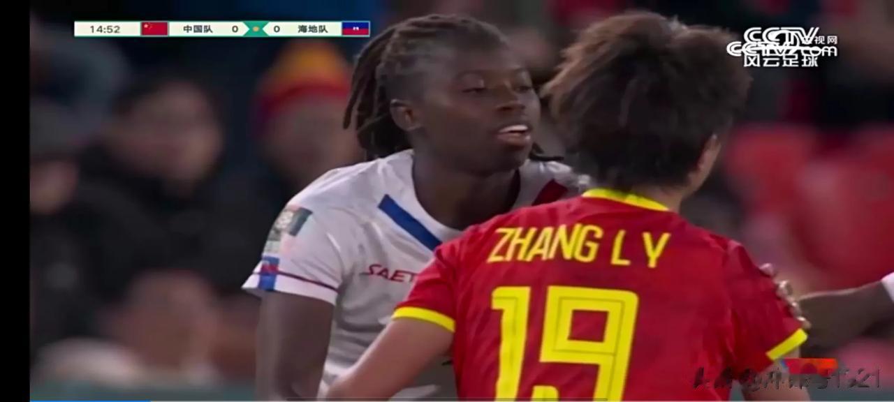 来之不易的胜利，中国女足最终以1:0战胜海地，但这3点简直让人难以置信。
1，中(2)