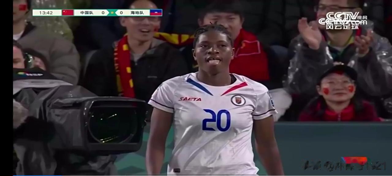 来之不易的胜利，中国女足最终以1:0战胜海地，但这3点简直让人难以置信。
1，中(3)