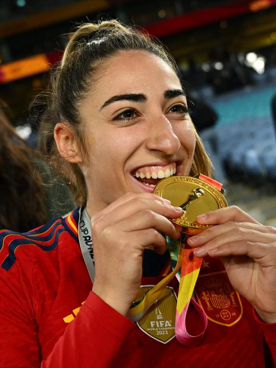 西班牙女足球员奥尔加·卡蒙娜：制胜一球灵感来自父亲