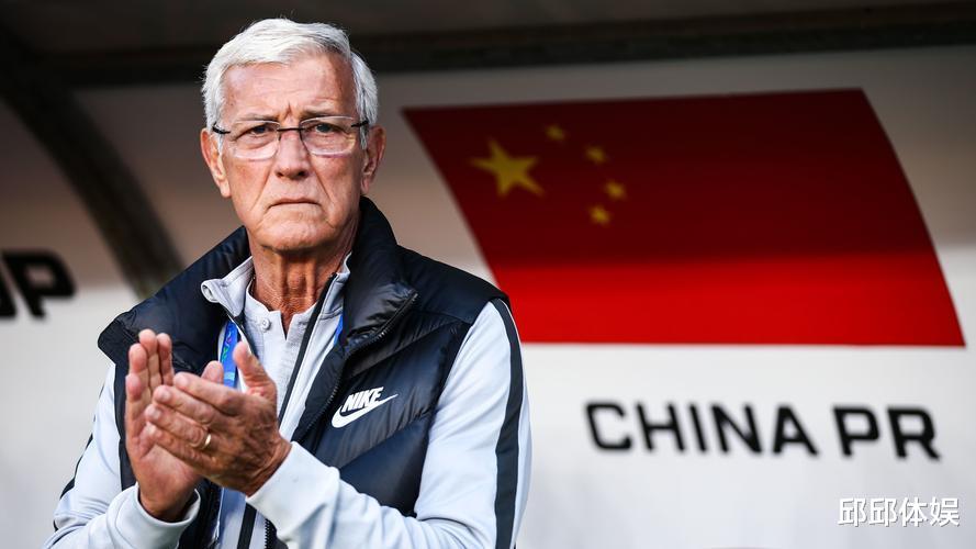 足协任命，74岁里皮重返中国男足，赴任公开表态，球迷反应热烈