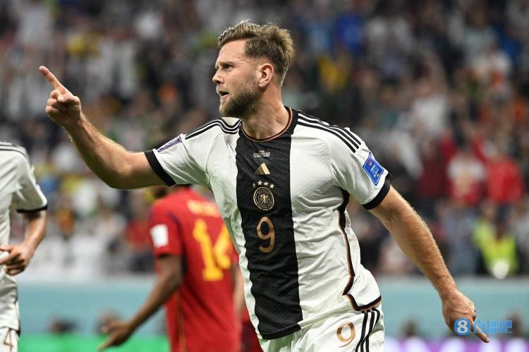 沃勒尔&弗里克：菲尔克鲁格踢欧冠对德国队有益，他的投入是榜样(1)