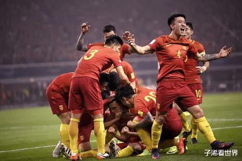 凌晨1点！中国足协再度陷入争议，国足球迷吐槽：学学日韩足球吧(3)