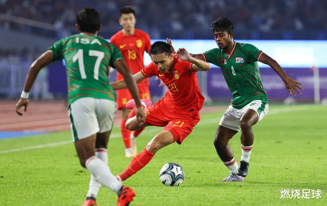 差几个档次？日韩球员欧洲联赛乱杀，国足小伙子却赢不了孟加拉(2)