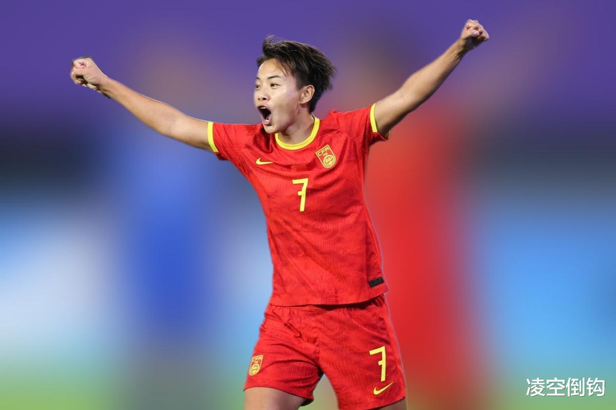 王霜双响，4-0中国女足踢疯，横扫东南亚劲旅，半决赛将PK日本队