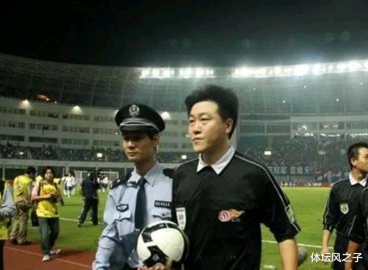中国足球没救了，足协执委身份被曝光，竟是前中超黑哨(1)