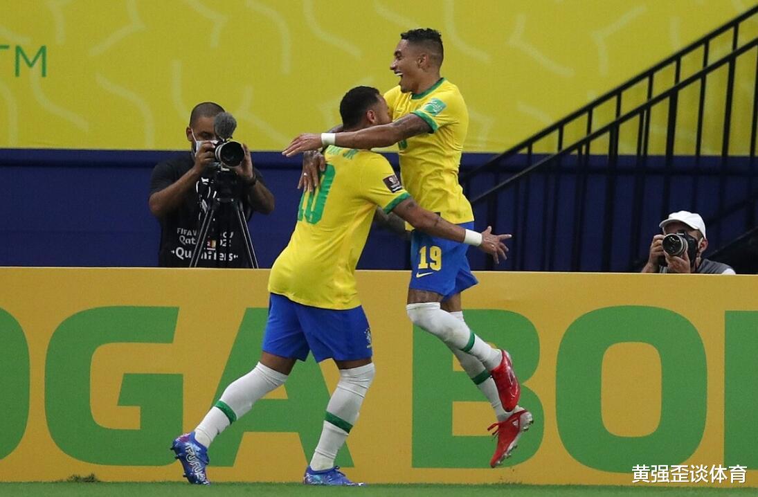 巴西输球还输人，内马尔重伤下场，养伤达到1100天，他是玻璃人吗？(5)