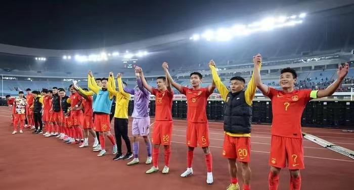 画面越模糊国足越强大-2026世界杯预选赛中国队赛程(2)