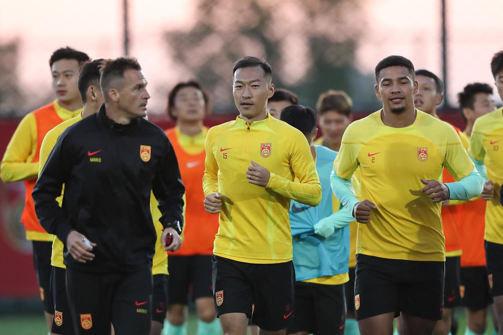 中国男足队长吴曦：泰国队的主场很难踢，会以平常心对待