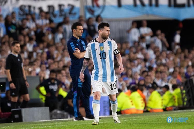 阿根廷上次半场结束处于落后还在4年前，对手同样是乌拉圭