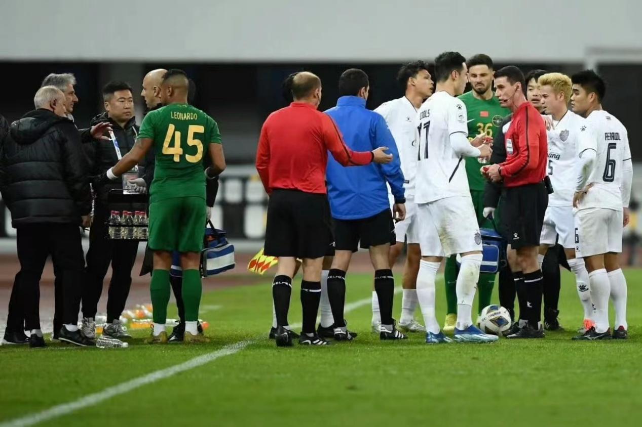 球场冲突引发中国足协高度重视，呼吁确保赛场秩序与观赛体验(1)
