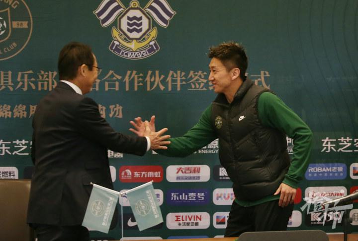 重回杭州签约浙江青训！冈田武史：中国足球发展需要足够时间和耐心(3)