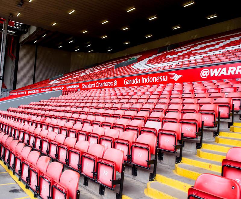 一共有57158人现场观看双红会，创利物浦主场近60年来上座纪录