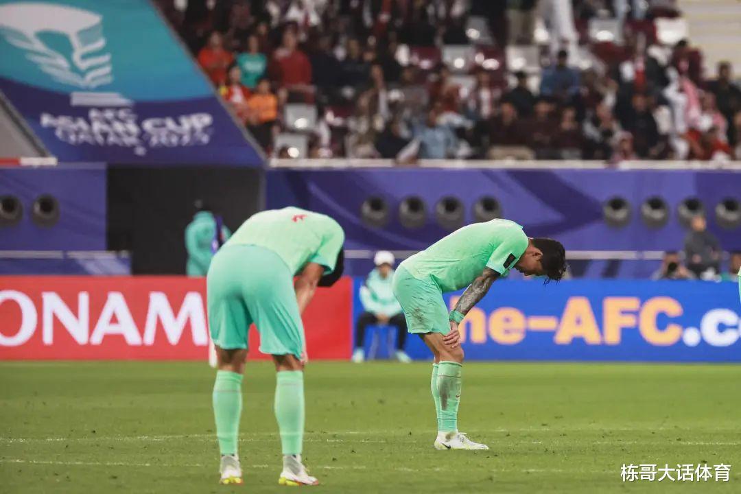 国足亚洲杯惨败出局，扬科维奇接班人曝光，不是崔康熙，球迷沸腾(2)