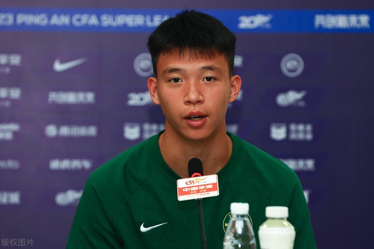 为什么像王钰栋这样具有巨大潜力的年轻球员，却被国家队忽视？